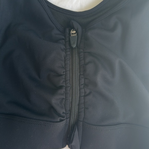 Medium sports bra - Picture 2 of 4